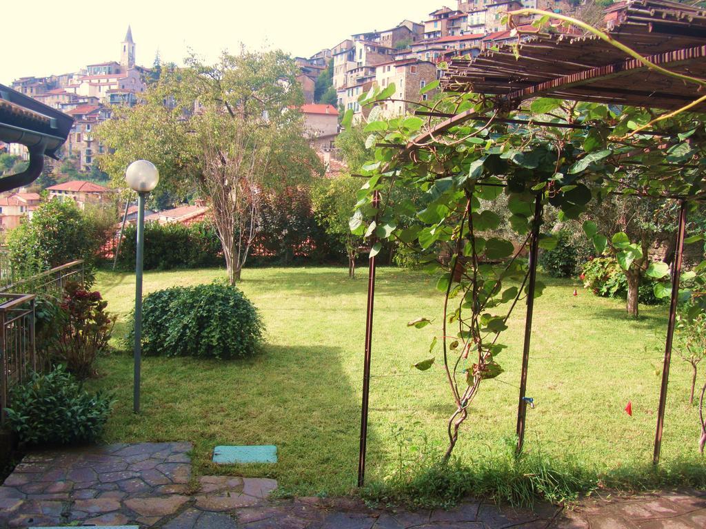 Apartamento La Felice Casa Di Nonno Battistino Apricale Habitación foto